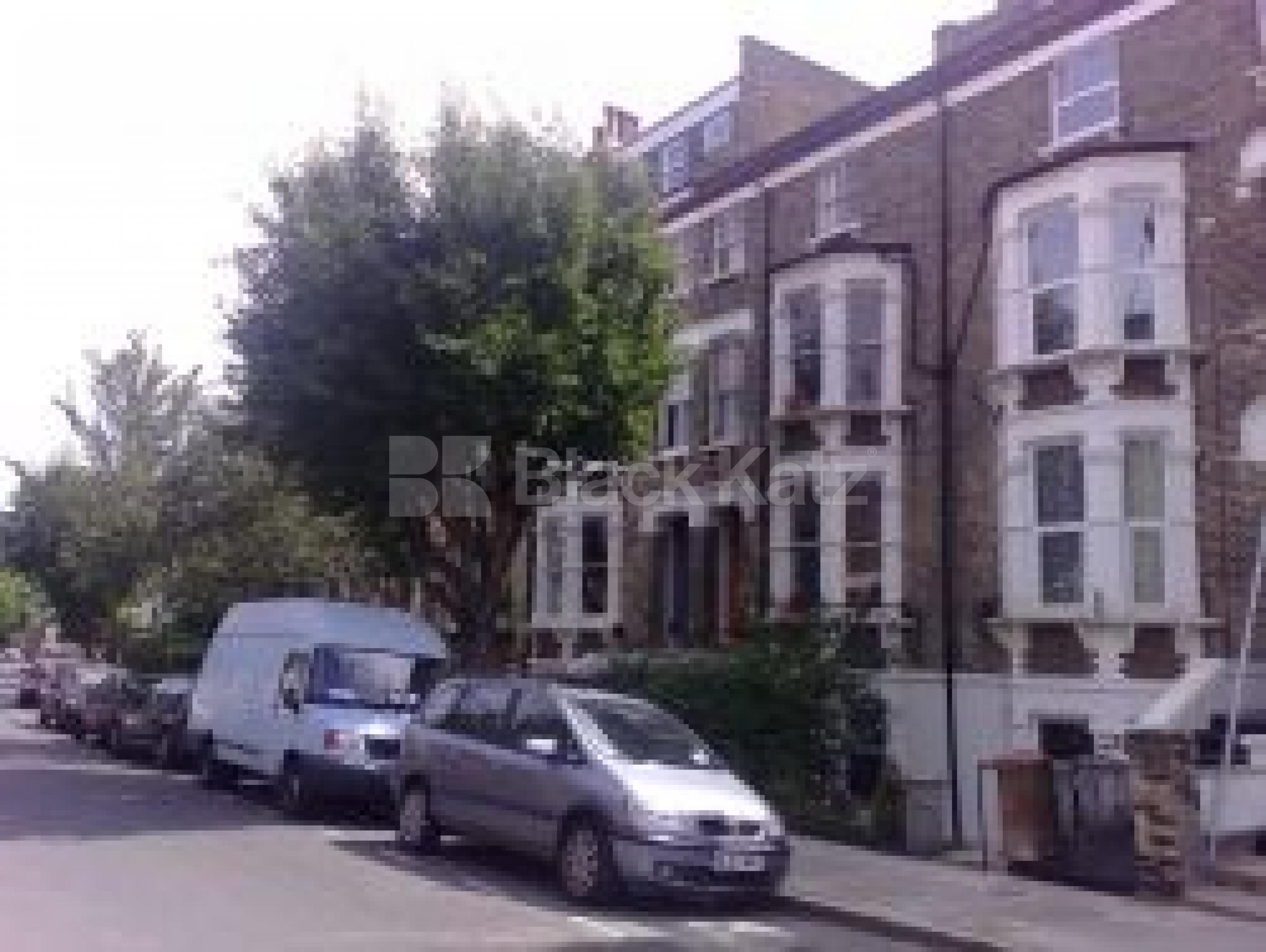 			3 Bedroom, 1 bath, 1 reception Flat			 St Johns Villas, Upper Holloway N19 N19